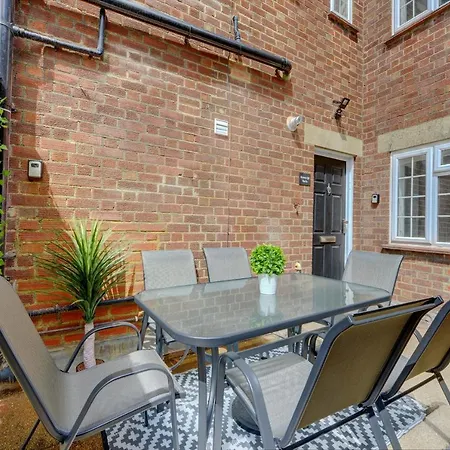 Brewery Loft - 3 Bedroom Bright Spacious Apartment In The Centre Of Town, Wifi, Netflix Cirencester Exterior photo