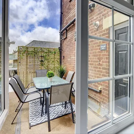Brewery Loft - 3 Bedroom Bright Spacious Apartment In The Centre Of Town, Wifi, Netflix Cirencester Exterior photo