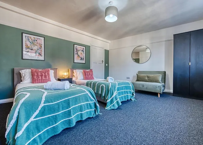 Brewery Loft - 3 Bedroom Bright Spacious Apartment In The Centre Of Town, Wifi, Netflix