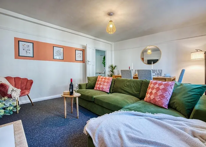 Brewery Loft - 3 Bedroom Bright Spacious Apartment In The Centre Of Town, Wifi, Netflix