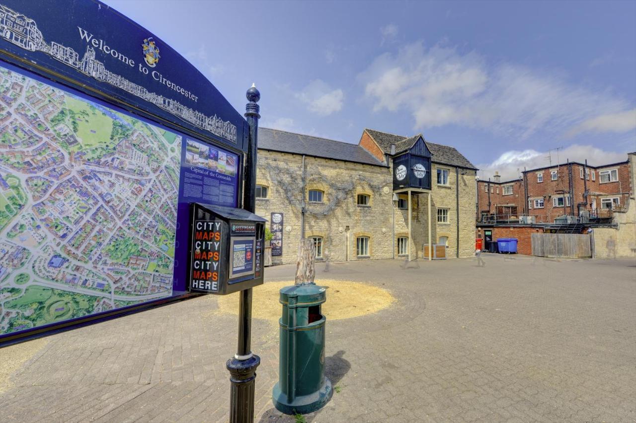 Brewery Loft - 3 Bedroom Bright Spacious In The Centre Of Town, Wifi, Netflix Apartment *