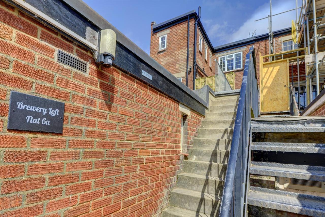 Brewery Loft - 3 Bedroom Bright Spacious In The Centre Of Town, Wifi, Netflix Apartment Cirencester