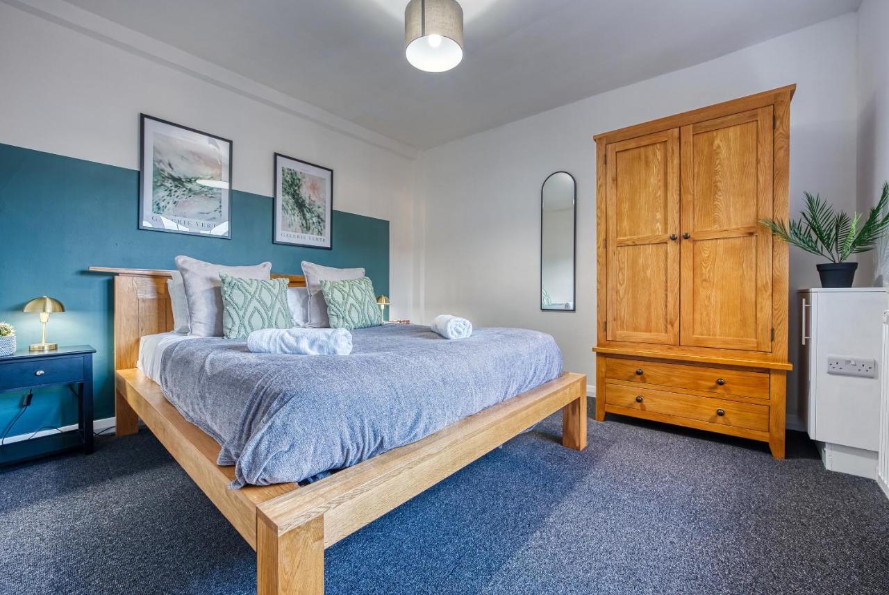 Brewery Loft - 3 Bedroom Bright Spacious In The Centre Of Town, Wifi, Netflix Apartment Cirencester