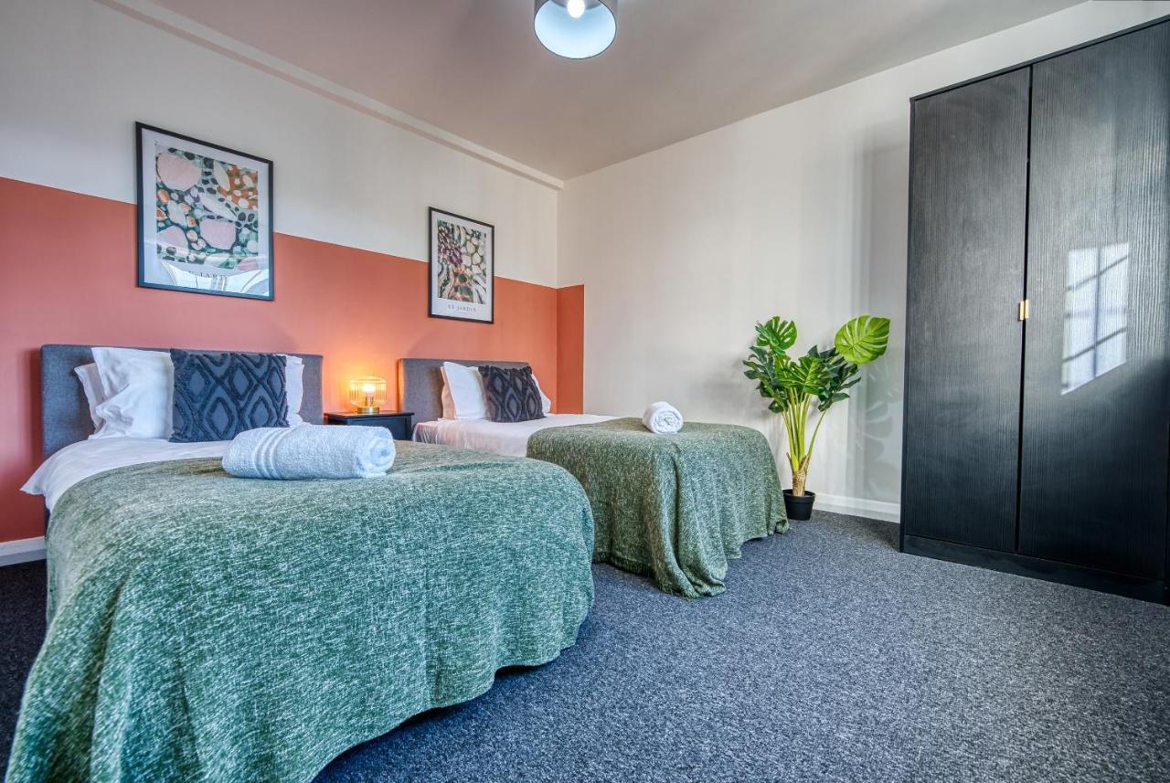 Brewery Loft - 3 Bedroom Bright Spacious In The Centre Of Town, Wifi, Netflix Apartment *